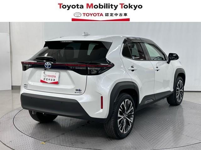 ヤリスクロス ハイブリッドＺ　クルーズＣ　横滑防止装置　リアカメラ　ワンオーナー車　ＬＥＤライト　メモリーナビゲーション　点検記録簿　盗難防止装置　電動シート　ＡＷ　キーレス　スマートキー　ＡＢＳ　ナビ　４ＷＤ　ＥＴＣ　エアバッグ（2枚目）