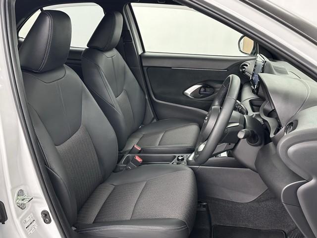 ヤリスクロス ハイブリッドＺ　クルーズＣ　横滑防止装置　リアカメラ　ワンオーナー車　ＬＥＤライト　メモリーナビゲーション　点検記録簿　盗難防止装置　電動シート　ＡＷ　キーレス　スマートキー　ＡＢＳ　ナビ　４ＷＤ　ＥＴＣ　エアバッグ（15枚目）