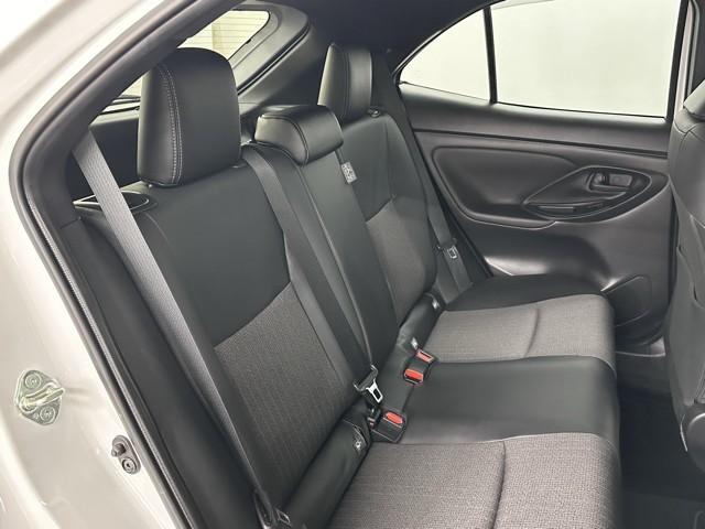 ヤリスクロス ハイブリッドＺ　クルーズＣ　横滑防止装置　リアカメラ　ワンオーナー車　ＬＥＤライト　メモリーナビゲーション　点検記録簿　盗難防止装置　電動シート　ＡＷ　キーレス　スマートキー　ＡＢＳ　ナビ　４ＷＤ　ＥＴＣ　エアバッグ（16枚目）