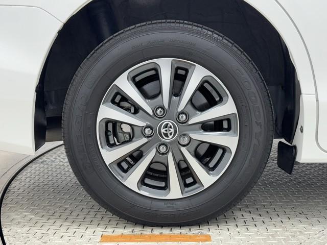 エスクァイア ハイブリッドＧｉプレミアムパッケジブラックテーラード　誤発進抑制機能　ＡＣ１００Ｖ　ドライブレコーダ　アイドリングストップ　Ｂカメラ　スマートキー　ナビ＆ＴＶ　イモビライザー　ＬＥＤランプ　ＥＴＣ車載器　クルーズコントロール　アルミ　地デジ　キーレス（19枚目）