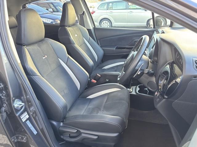 ヴィッツ ＧＲスポーツＧＲ　オートエアコン　記録簿　イモビライザー　ＬＥＤヘッド　地上デジタル　メモリーナビ　アルミホイール　ナビ＆ＴＶ　バックモニター　ＤＶＤ再生　ミュージックプレイヤー接続可　スマートキー＆プッシュスタート（10枚目）