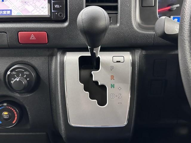 ハイエースバン ロングDX ブレーキサポート リアカメラ PW 運転席エアバッグ ナビテレビ 横滑り防止 整備点検記録簿 3列シート イモビ付 パワーステアリング エアコン ミュージックプレイヤー接続可 ABS キーレス(11枚目)