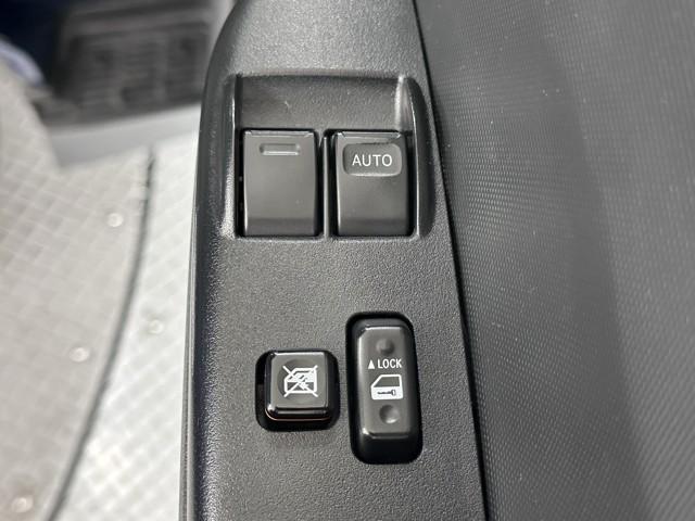 ハイエースバン ロングDX ブレーキサポート リアカメラ PW 運転席エアバッグ ナビテレビ 横滑り防止 整備点検記録簿 3列シート イモビ付 パワーステアリング エアコン ミュージックプレイヤー接続可 ABS キーレス(15枚目)