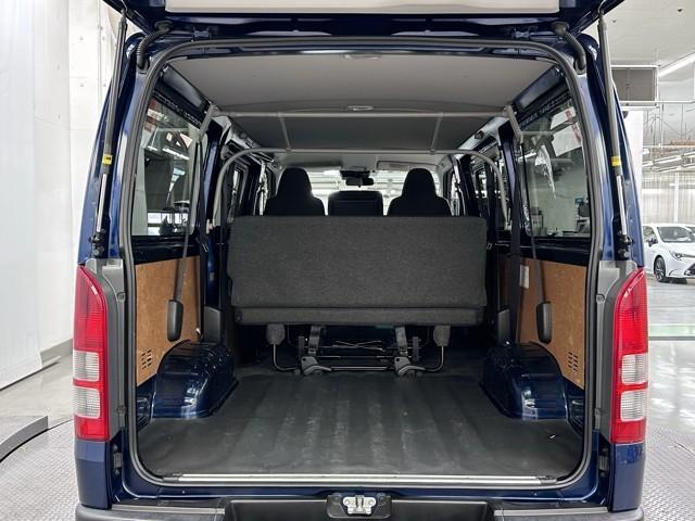ハイエースバン ロングDX ブレーキサポート リアカメラ PW 運転席エアバッグ ナビテレビ 横滑り防止 整備点検記録簿 3列シート イモビ付 パワーステアリング エアコン ミュージックプレイヤー接続可 ABS キーレス(18枚目)