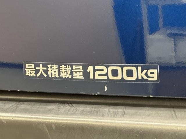 ハイエースバン ロングDX ブレーキサポート リアカメラ PW 運転席エアバッグ ナビテレビ 横滑り防止 整備点検記録簿 3列シート イモビ付 パワーステアリング エアコン ミュージックプレイヤー接続可 ABS キーレス(19枚目)