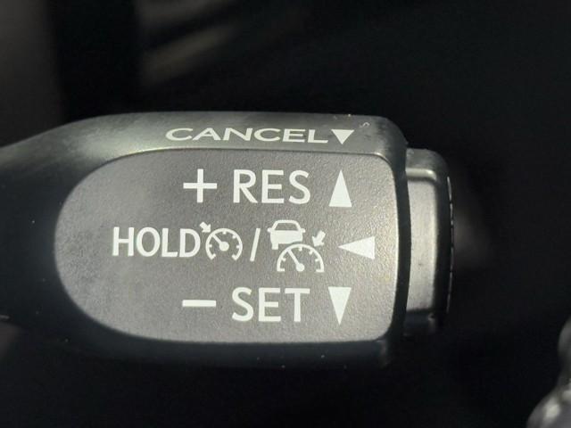 プリウス Ａ　衝突軽減ブレーキシステム　Ｂモニタ　記録簿有　ＬＥＤヘッド　クルーズコントロール　セキュリティー　スマートキー　パワーステアリング　Ｐシート　Ｉストップ　ドライブレコーダー　ＥＴＣ　アルミホイル（12枚目）