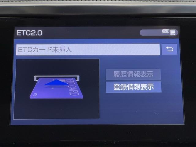 アルファードハイブリッド ＳＲ　Ｃパッケージ　点検記録簿　サンル－フ　バックモニター　オートエアコン　ＬＥＤ　横滑り防止機能　ＡＢＳ　イモビ　ＡＣ１００Ｖ電源　アルミ　ドライブレコーダー　ナビ＆ＴＶ　４ＷＤ　ミュージックプレイヤー接続可　Ｐシート（9枚目）