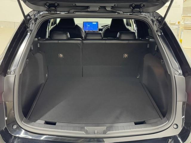 �傫�ȊJ�����̉׎��X�y�[�X�͂ƂĂ��L�X�Ƃ��Ă��܂��B�@�傫�ȉו����y�X���[�o�����Ⴂ�܂���B�@��͏������˂�ƌ����܂����X�y�[�X�͑傫�����ɉz�������͂���܂���ˁB