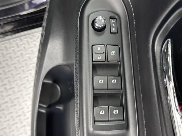 エスクァイア ハイブリッドＸｉ　盗難防止システム　Ｉストップ　ダブルエアコン　Ｂカメラ　ドラレコ　パワーウィンドウ　ＬＥＤライト　フルセグ地デジＴＶ　ＥＴＣ車載器　ワンオーナー　ミュージックプレイヤー接続可　エアバッグ　ナビ＆ＴＶ（14枚目）