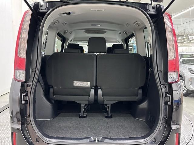 エスクァイア ハイブリッドＸｉ　盗難防止システム　Ｉストップ　ダブルエアコン　Ｂカメラ　ドラレコ　パワーウィンドウ　ＬＥＤライト　フルセグ地デジＴＶ　ＥＴＣ車載器　ワンオーナー　ミュージックプレイヤー接続可　エアバッグ　ナビ＆ＴＶ（18枚目）