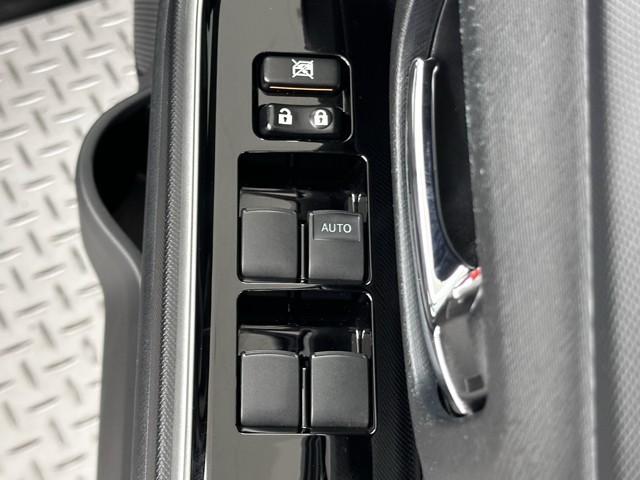 �p���[�E�B���h�E�̃X�C�b�`�ł���B�@�^�]�Ȃɋ��Ȃ��瑋���J���߂̃R���g���[���ł��܂���B�@���b�N�@�\�ŁA�q�����C�^�Y�����đ����J����Ƃ������������Ȃ�܂���B