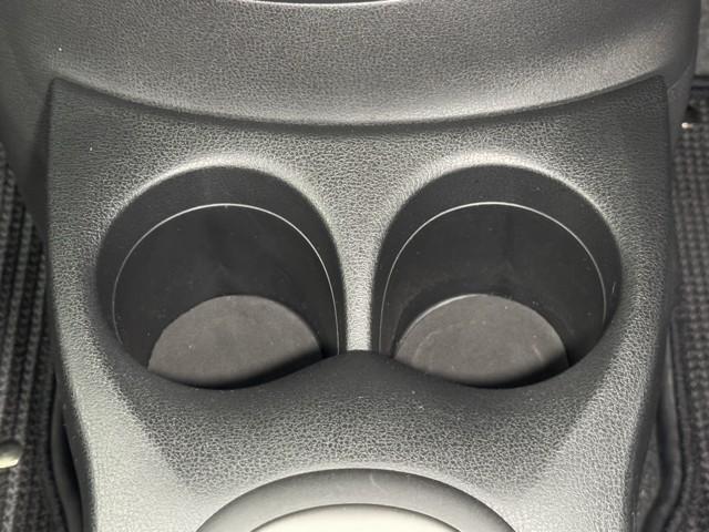 �֗��ȃJ�b�v�z���_�[�𑕔����Ă��܂��B�@�ʃW���[�X���J���ĉ^�]���Ă���ƐU���œ|��Ȃ����q���q���A�ӊO�ƒu����ɍ�����́B�@�ӊO�ɏd�v�ȑ����ł��ˁB