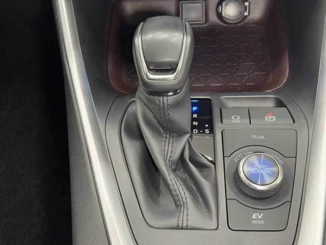 ＲＡＶ４ ハイブリッドＧ　衝突被害軽減装置　ドライブレコーダ　ワンオーナ－　バックモニター　整備記録簿　地デジＴＶ　ＬＥＤヘッドライト　スマキー　電動シ－ト　ＡＷＤ　ＴＶナビ　パワステ　横滑り防止装置　クルコン　ＡＡＣ　ＡＷ（12枚目）