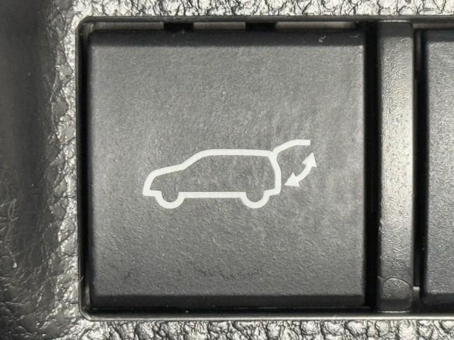ＲＡＶ４ ハイブリッドＧ　衝突被害軽減装置　ドライブレコーダ　ワンオーナ－　バックモニター　整備記録簿　地デジＴＶ　ＬＥＤヘッドライト　スマキー　電動シ－ト　ＡＷＤ　ＴＶナビ　パワステ　横滑り防止装置　クルコン　ＡＡＣ　ＡＷ（18枚目）