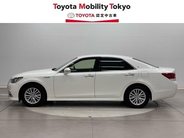 クラウンハイブリッド ロイヤルサルーン　点検記録簿　本革　１オーナー車　フルセグテレビ　Ｂカメラ　ＬＥＤヘッドランプ　ＤＶＤ再生機能　盗難防止システム　スマキー　オートクルーズコントロール　電動パワーシート　ＥＳＣ　ＥＴＣ付き　アイスト（3枚目）