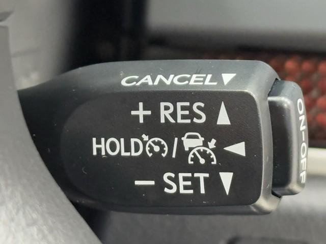 クラウンハイブリッド ロイヤルサルーン　点検記録簿　本革　１オーナー車　フルセグテレビ　Ｂカメラ　ＬＥＤヘッドランプ　ＤＶＤ再生機能　盗難防止システム　スマキー　オートクルーズコントロール　電動パワーシート　ＥＳＣ　ＥＴＣ付き　アイスト（11枚目）