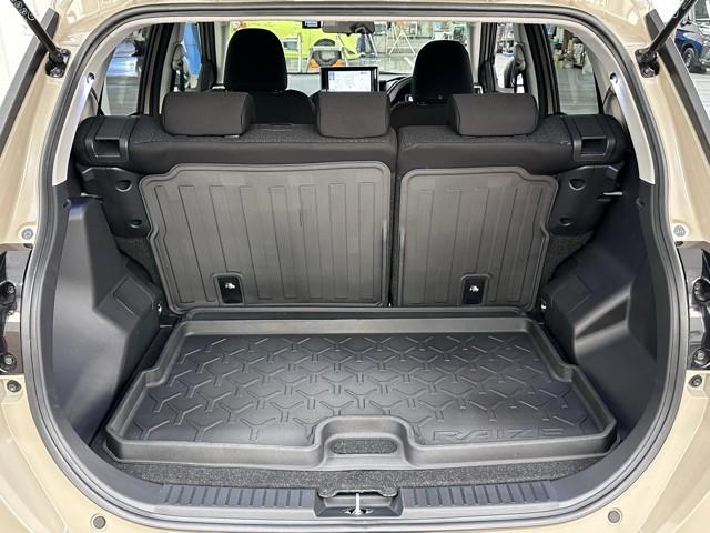 �ƂĂ��L�X�A�傫�ȊJ�����̉׎��X�y�[�X�ł��ˁB�@�J�����L�X������A�傫�ȉו����y�X���[�o�����Ⴂ�܂��ˁB�@�ו��X�y�[�X�͍L���ق��������ł���ˁB