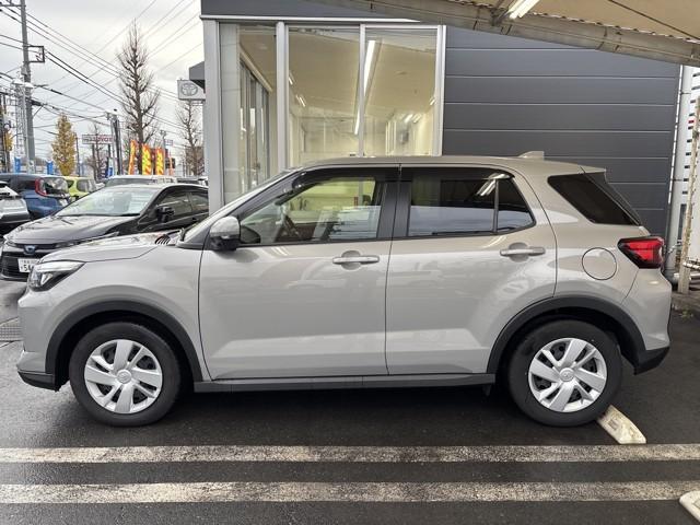 ライズ Ｘ　キーレスキー　リアカメラ　ワンオーナ　ナビＴＶ　ワンセグＴＶ　衝突回避支援ブレーキ機能　メモリナビ　ＥＳＣ　ＡＵＸ接続　パワーウィンドウ　パワーステアリング　エアコン　ＬＥＤライト　運転席エアバック（5枚目）