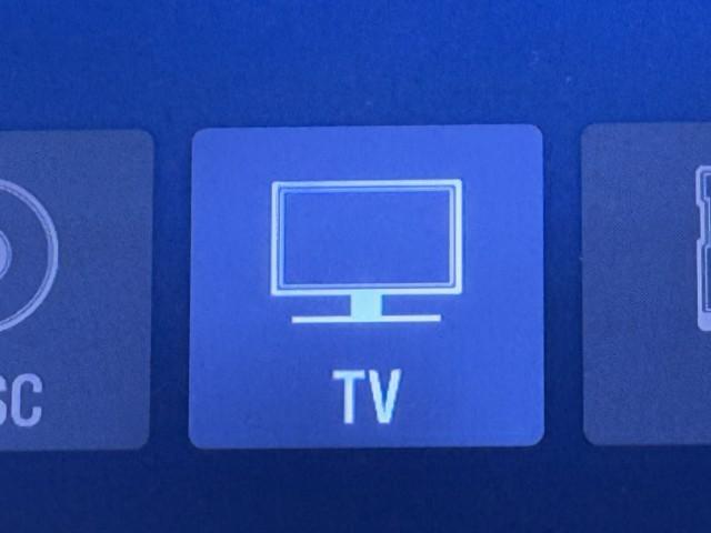 エスクァイア ハイブリッドＧｉ　Ｒカメラ　ＡＡＣ　ナビ＆ＴＶ　リアエアコン　記録簿付き　地デジ　アイドルストップ　クルーズコントロール　ＬＥＤライト　キーレスエントリー　スマートキー付　ＤＶＤ再生可　エアバック　横滑防止装置　ＥＴＣ（7枚目）