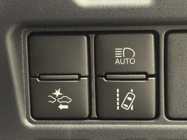 エスクァイア ハイブリッドＧｉ　Ｒカメラ　ＡＡＣ　ナビ＆ＴＶ　リアエアコン　記録簿付き　地デジ　アイドルストップ　クルーズコントロール　ＬＥＤライト　キーレスエントリー　スマートキー付　ＤＶＤ再生可　エアバック　横滑防止装置　ＥＴＣ（10枚目）