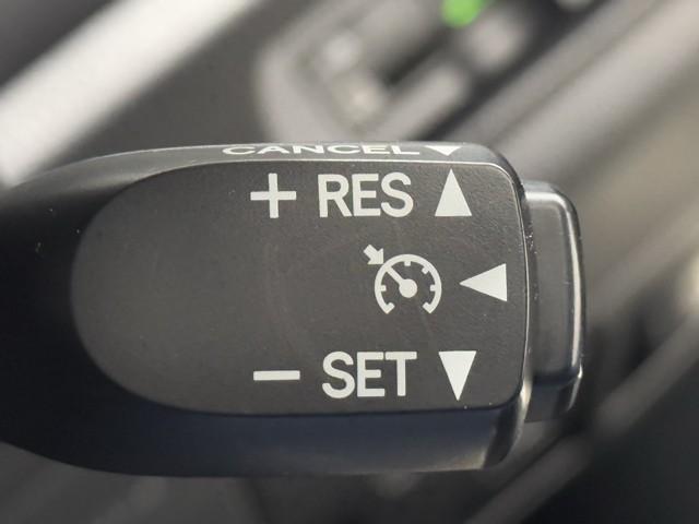 エスクァイア ハイブリッドＧｉ　Ｒカメラ　ＡＡＣ　ナビ＆ＴＶ　リアエアコン　記録簿付き　地デジ　アイドルストップ　クルーズコントロール　ＬＥＤライト　キーレスエントリー　スマートキー付　ＤＶＤ再生可　エアバック　横滑防止装置　ＥＴＣ（11枚目）