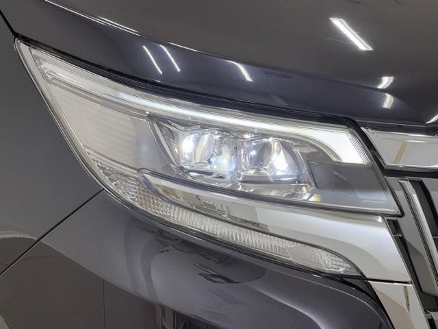 エスクァイア ハイブリッドＧｉ　Ｒカメラ　ＡＡＣ　ナビ＆ＴＶ　リアエアコン　記録簿付き　地デジ　アイドルストップ　クルーズコントロール　ＬＥＤライト　キーレスエントリー　スマートキー付　ＤＶＤ再生可　エアバック　横滑防止装置　ＥＴＣ（18枚目）