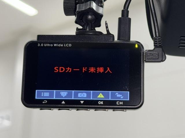 アクア Ｇ　ＧＲスポーツ・１７インチパッケージ　プリクラ　Ｂモニター　１オーナー車　ナビＴＶ　スマートキー＆プッシュスタート　フルセグテレビ　キーレス　記録簿　クルコン　ＤＶＤ再生　盗難防止システム　ＡＷ　ＥＴＣ　ＡＢＳ　オートエアコン　エアバッグ（10枚目）