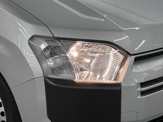 ���邢���C�g���铹�𖾂邭�Ƃ炵�Ă���܂��B�@�^�]�����ŁA���H�󋵂������ɑ����F���ł��邩�d�v�ȃ|�C���g�ł��B�@���F�����Â��������邭�Ƃ炵�Ă���܂���B