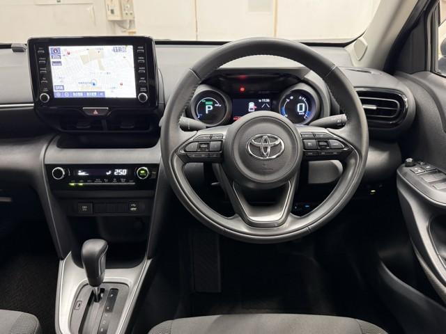 ヤリスクロス ハイブリッドＧ　ＴＳＳ　イモビライザー　バックモニタ－　記録簿有　エアコン　ＬＥＤヘッドライト　インテリキー　フルセグＴＶ　パワーウィンド　ワンオーナ　Ｗエアバック　オートクルーズ　メディアプレイヤー接続　キーフリー（4枚目）