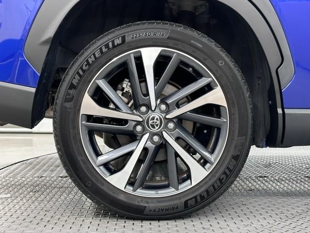 �A���~�z�C�[���ł��B�@�H�ʂɗ͂�`����z�C�[�������͓��ɖڗ����܂���ˁB�@�z�C�[���ЂƂŎԂ̃C���[�W���傫���ς��܂��ˁB