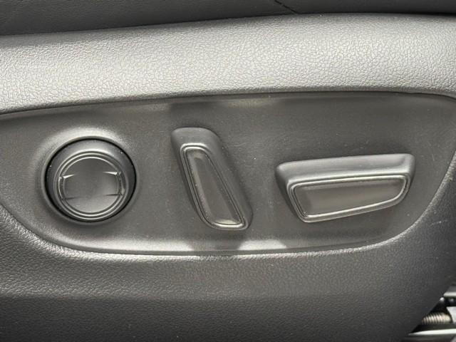 ハリアー Ｚ　盗難防止　運転席パワーシート　地デジ　横滑防止装置　リアビューカメラ　ヘッドライトＬＥＤ　アルミホイール　点検記録簿　Ｗエアバッグ　キーレス　ドラレコ付き　スマートキ－　サイドエアバッグ　エアコン（13枚目）