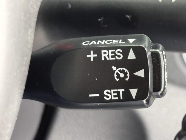 �N���[�Y�R���g���[���@�\���t���Ă��܂��B�@���x��ݒ肷��ƃA�N�Z���𓥂܂Ȃ��Ă����̑��x�ő��邱�Ƃ��ł��܂��B�@�@�������H�ł͂ƂĂ��֗��ȑ��u�Ȃ�ł��B