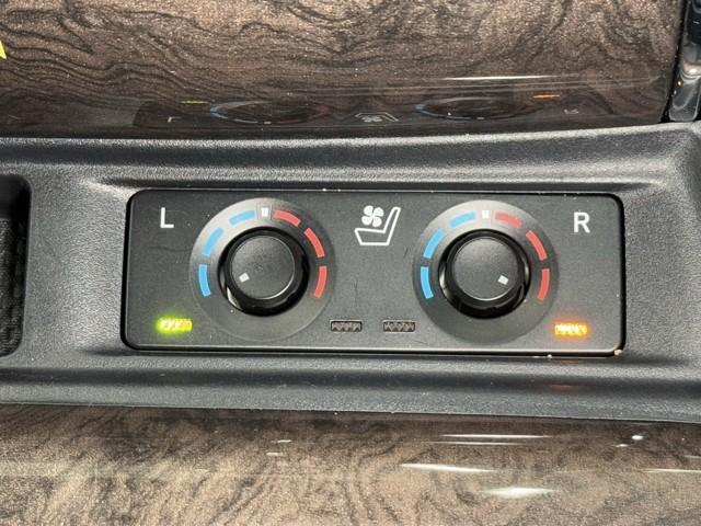 アルファードハイブリッド エグゼクティブラウンジ　インテリジェントクリアランスソナー　地デジＴＶ　両側電動スライドドア　黒革シート　ドライブレコーダー　バックモニタ－　ＬＥＤライト　横滑り防止機能　４ｗｄ　３列シート　オートクルーズコントロール（15枚目）