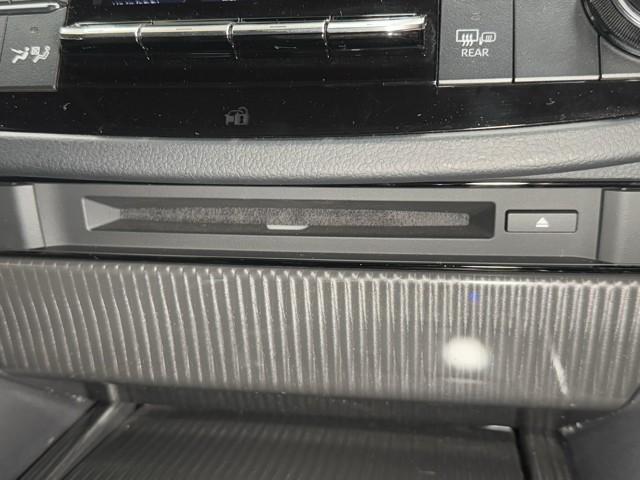 クラウンハイブリッド Ｇ　本革シート　アルミ　ＬＥＤヘッド　キーフリー　記録簿　横滑り防止機能　ＤＶＤ　ＥＴＣ　オートエアコン　ＡＵＸ　ＡＢＳ　メモリナビ　盗難防止装置　エアバッグ　オートクルーズコントロール　ドラレコ（9枚目）