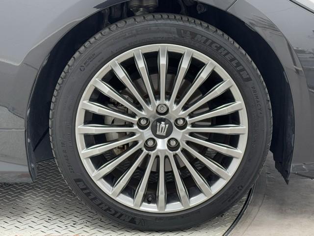 クラウンハイブリッド Ｇ　本革シート　アルミ　ＬＥＤヘッド　キーフリー　記録簿　横滑り防止機能　ＤＶＤ　ＥＴＣ　オートエアコン　ＡＵＸ　ＡＢＳ　メモリナビ　盗難防止装置　エアバッグ　オートクルーズコントロール　ドラレコ（19枚目）