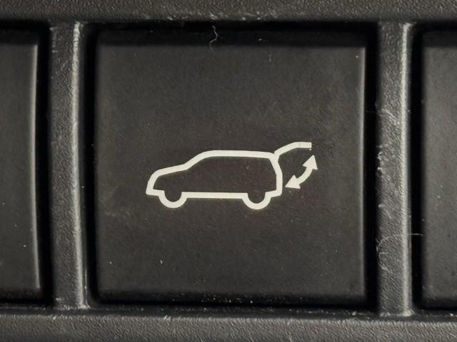 プリウス Ｚ　Ｒカメラ　フルセグ地デジＴＶ　フルオートエアコン　サイドエアバッグ　ＥＳＣ　パワーステアリング　アルミ　Ｐシート　インテリキー　ＡＣ１００　オートクルーズコントロール　パワーウインドウ　ＴＶ　ＥＴＣ付（17枚目）