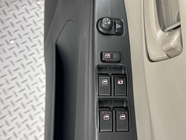 �p���[�E�B���h�E�̃X�C�b�`�ł���B�@�^�]�Ȃɋ��Ȃ��瑋���J���߂̃R���g���[���ł��܂���B�@���b�N�@�\�ŁA�q�����C�^�Y�����đ����J����Ƃ������������Ȃ�܂���B