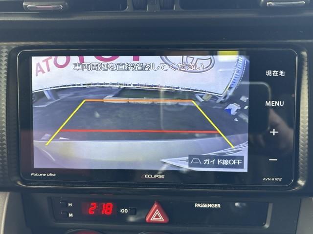 �o�b�N���j�^�[�͎Ԍɓ���̋��������B�@�Ԃ͍\����A���p����������B��ގ��̎��p���`�F�b�N���邽�߂ɕ֗��ł���B�@�������A�o�b�N�͖ڎ��Ŋm�F���鎖���d�v�ł���B