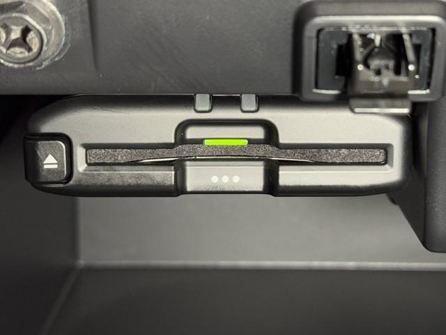 プロボックス ハイブリッドGX 衝突軽減 ドライブレコーダー 地デジ Wエアバッグ アイドリングストップ イモビライザー DVD再生 パワーウインドウ VSC AUX パワステ ABS ETC 運転席エアバッグ メモリーナビ(9枚目)