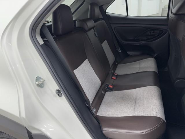 ヤリスクロス ハイブリッドＺ　スマートキ　衝突軽減ブレーキ　リヤカメラ　点検記録簿　ＬＥＤヘッドライ　ＥＳＣ　クルーズＣ　パワーステアリング　アルミホイール　ＥＴＣ車載器　運転席パワーシート　イモビ　キーフリー　ＡＢＳ　ヒーター（15枚目）