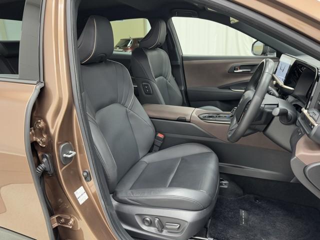 クラウンクロスオーバー Ｇアドバンスド・レザーパッケージ　スマートキ　ＡＵＸ　ＡＣ１００　本革シート　横滑り防止　地デジ　ＰＷシート　クルコン　盗難防止　点検記録簿　バックモニター　ＬＥＤライト　ＴＶ　ＡＢＳ　ドライブレコーダ　４ＷＤ　助手席エアバッグ　ＡＣ（14枚目）