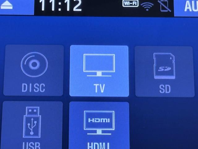 シエンタ Ｇ　セーフティーエディションＩＩ　プリクラッシュ　盗難防止システム　ウォークスルー　オートエアコン　横滑り防止装置　両側Ｐドア　地デジＴＶ　ＡＢＳ　ＥＴＣ車載器　キーレスエントリー　メモリ－ナビ　ＬＥＤヘッド　ＤＶＤ　ＰＳ　３列シート（7枚目）