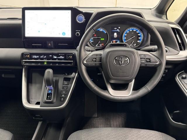 ヴォクシー ハイブリッドＳ－Ｇ　ダブルエアコン　アルミ　ＬＥＤヘッドライト　ドライブレコーダ　両側パワースライドドア　１００Ｖ電源　ＥＴＣ車載器　クルコン　地デジ　ナビ＆ＴＶ　ＡＢＳ　キーレス　点検記録簿　オートエアコン　エアバッグ（4枚目）