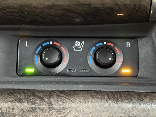 アルファードハイブリッド エグゼクティブラウンジS 地上デジタル 横滑り防止機能 LED 両側電動スライドドア DVDプレーヤー アルミ レザーシート 100V電源 クルーズコントロール 電動シート スマートキー ダブルエアコン 4WD ETC ABS(15枚目)