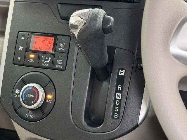タント Ｇ　ＳＡ　Ａストップ　セキュリティー　衝突軽減Ｂ　キーフリー　エアコン　運転席エアバッグ　横滑り防止機能　地デジＴＶ　アルミ　ＤＶＤ　パワステ　パワーウィンドウ　ＥＴＣ　ナビＴＶ　ＡＢＳ　メモリーナビ　スマキー（11枚目）
