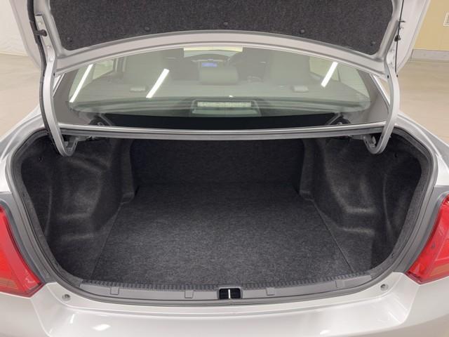 �傫�ȊJ�����̉׎��X�y�[�X�͂ƂĂ��L�X�Ƃ��Ă��܂��B�@�傫�ȉו����y�X���[�o�����Ⴂ�܂���B�@��͏������˂�ƌ����܂����X�y�[�X�͑傫�����ɉz�������͂���܂���ˁB