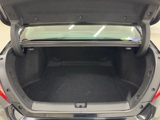 �ƂĂ��L�X�A�傫�ȊJ�����̉׎��X�y�[�X�ł��ˁB�@�J�����L�X������A�傫�ȉו����y�X���[�o�����Ⴂ�܂��ˁB�@�ו��X�y�[�X�͍L���ق��������ł���ˁB