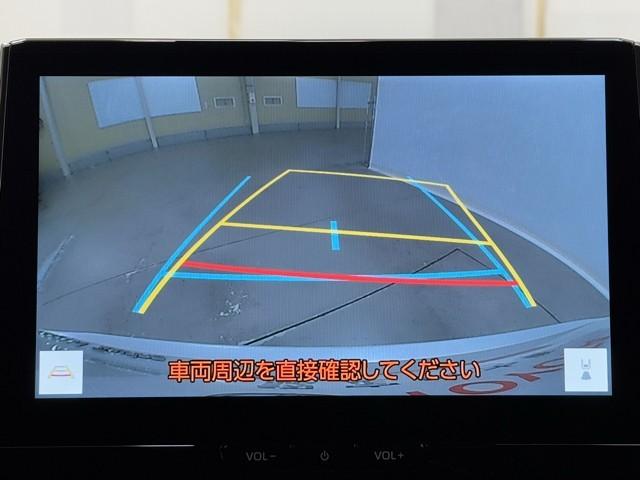 �o�b�N���j�^�[�͎Ԍɓ���̋��������B�@�Ԃ͍\����A���p����������B��ގ��̎��p���`�F�b�N���邽�߂ɕ֗��ł���B�@�������A�o�b�N�͖ڎ��Ŋm�F���鎖���d�v�ł���B