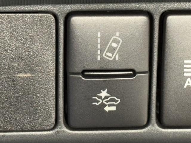 アクア Ｓスタイルブラック　キーレススタート　ＤＶＤ再生可能　Ａストップ　デュアルエアバッグ　ＶＳＡ　記録簿有　バックアイカメラ　スマートキ－　ドライブレコーダ　ナビＴＶ　イモビ　メディアプレイヤー接続　フルセグＴＶ　ＡＢＳ（13枚目）