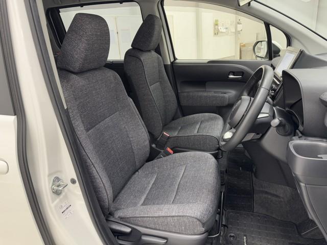 シエンタ ハイブリッドＺ　衝突軽減ブレーキシステム　スマートキーＰスタート　地上デジタル　ＡＣ１００　ＥＳＣ　オートクルーズ　テレビ　イモビ　ＥＴＣ付き　ＬＥＤライト　パワーウィンドウ　ＡＡＣ　ＷＳＲＳ　エアバッグ　キーフリー（14枚目）